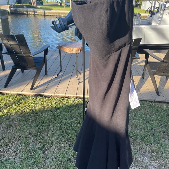 Dress The Population - Picture 4 of 12